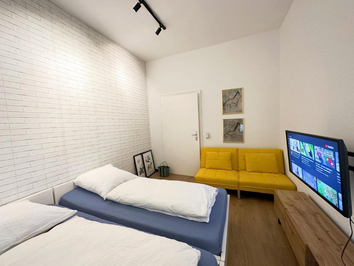 Igo Apartment: Rhine Riverfront Pet-friendly With Washer/dryer Duisburg